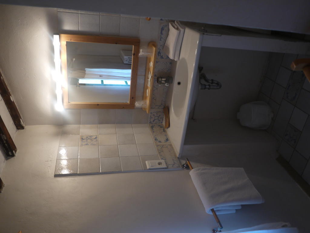 Auberge Des Seguins Buoux Pokój zdjęcie