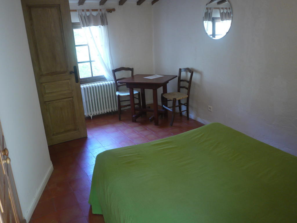 Auberge Des Seguins Buoux Pokój zdjęcie