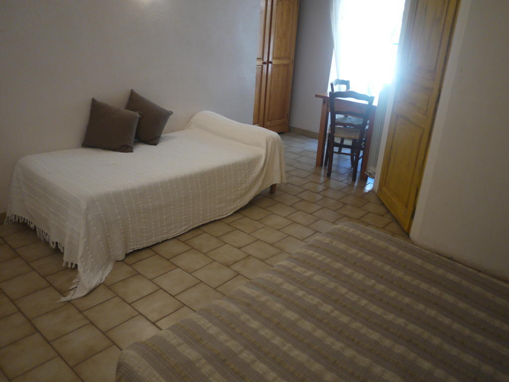 Auberge Des Seguins Buoux Pokój zdjęcie