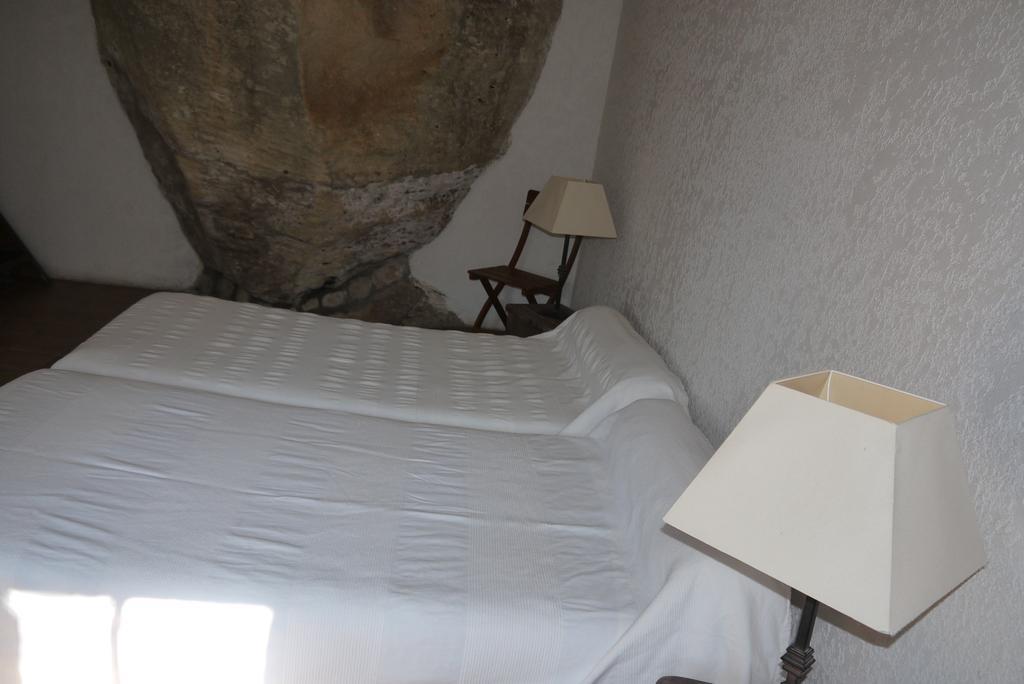 Auberge Des Seguins Buoux Pokój zdjęcie