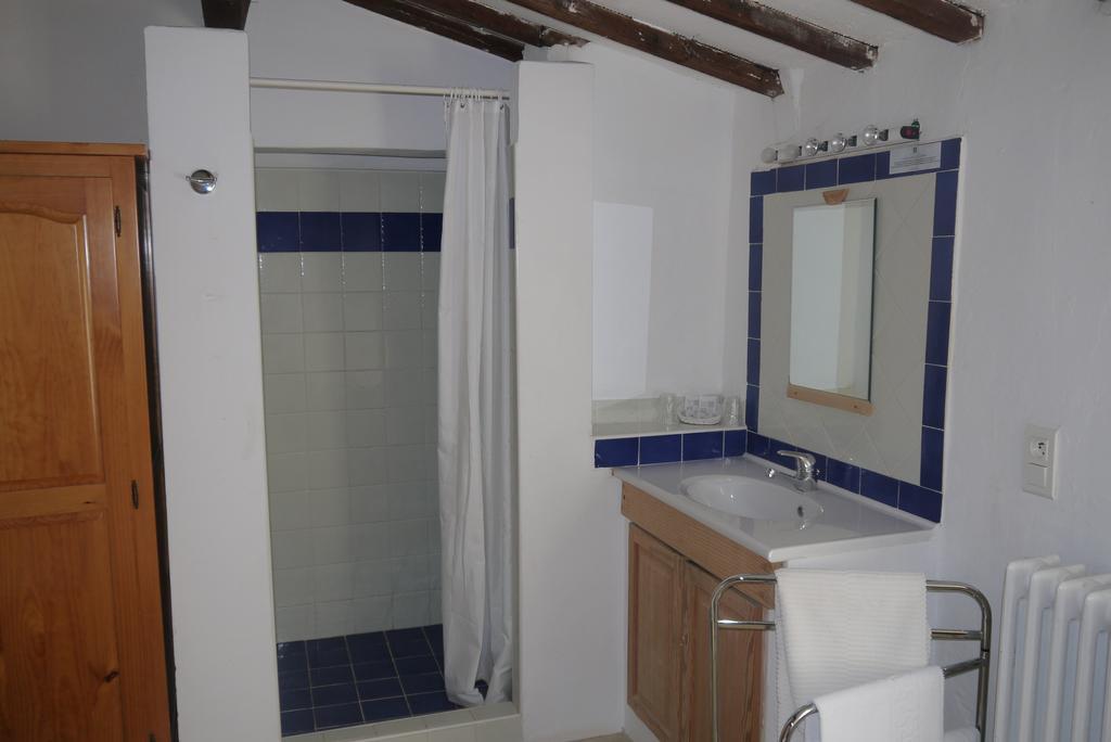 Auberge Des Seguins Buoux Pokój zdjęcie