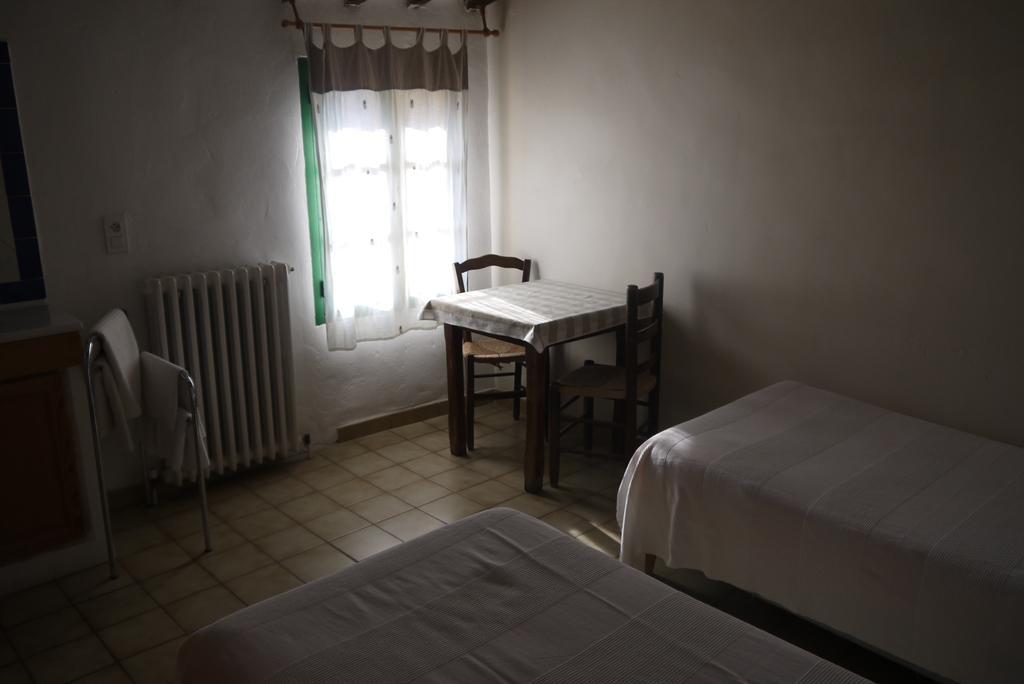 Auberge Des Seguins Buoux Pokój zdjęcie