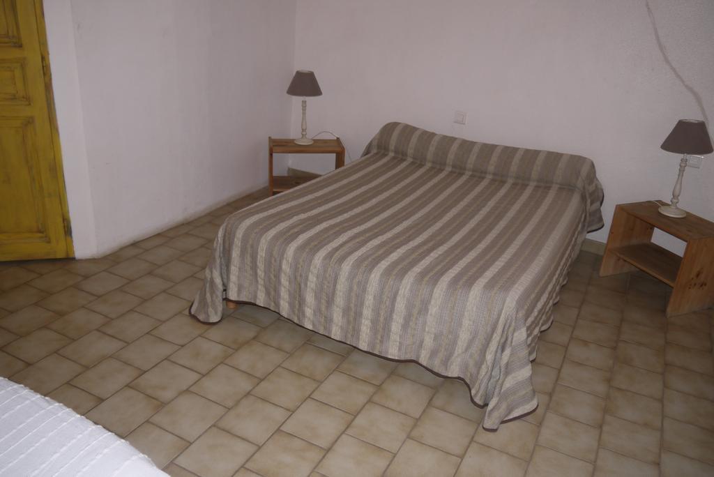 Auberge Des Seguins Buoux Pokój zdjęcie