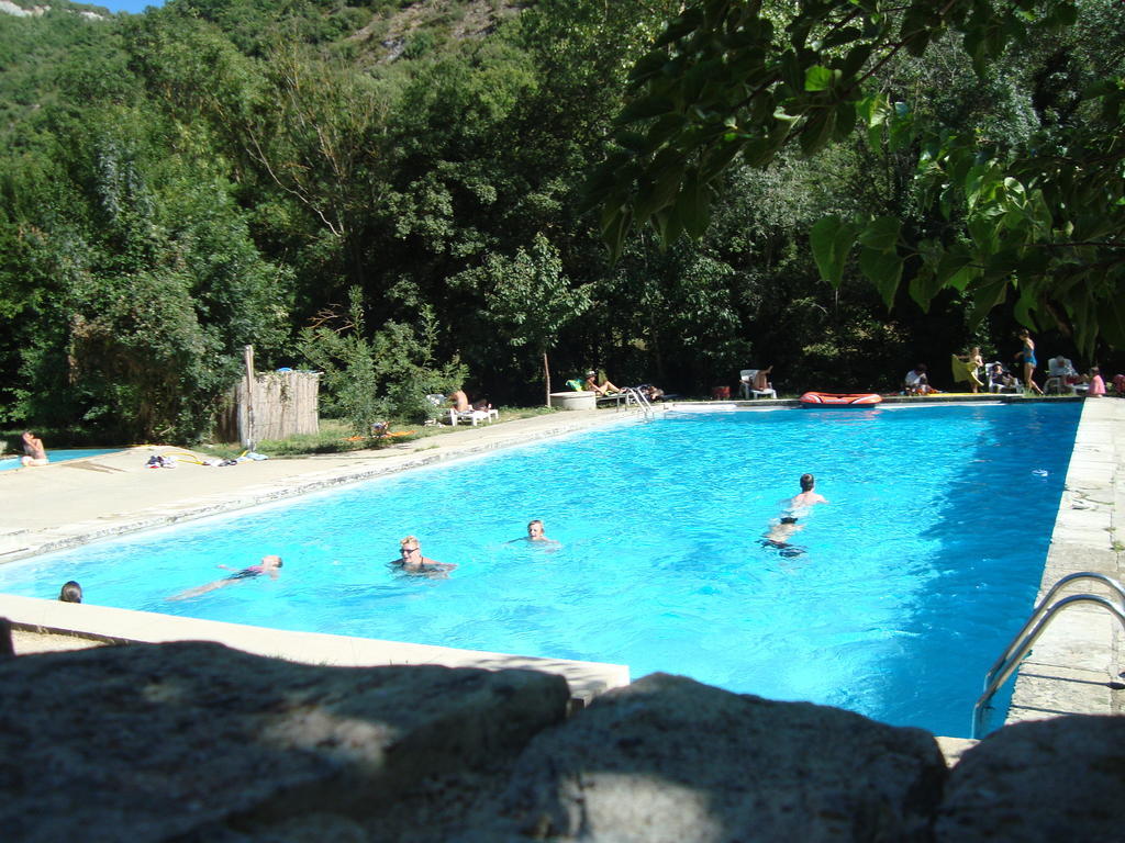 Auberge Des Seguins Buoux Zewnętrze zdjęcie