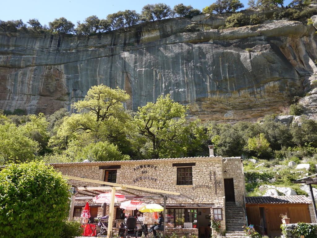 Auberge Des Seguins Buoux Zewnętrze zdjęcie