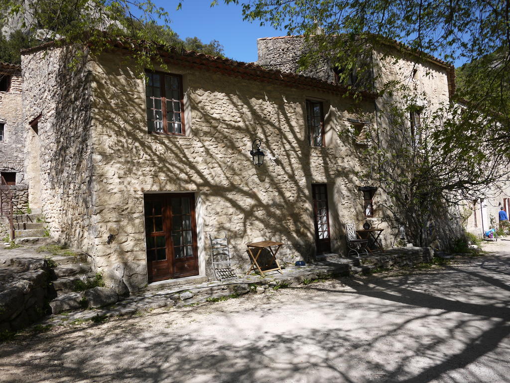 Auberge Des Seguins Buoux Zewnętrze zdjęcie
